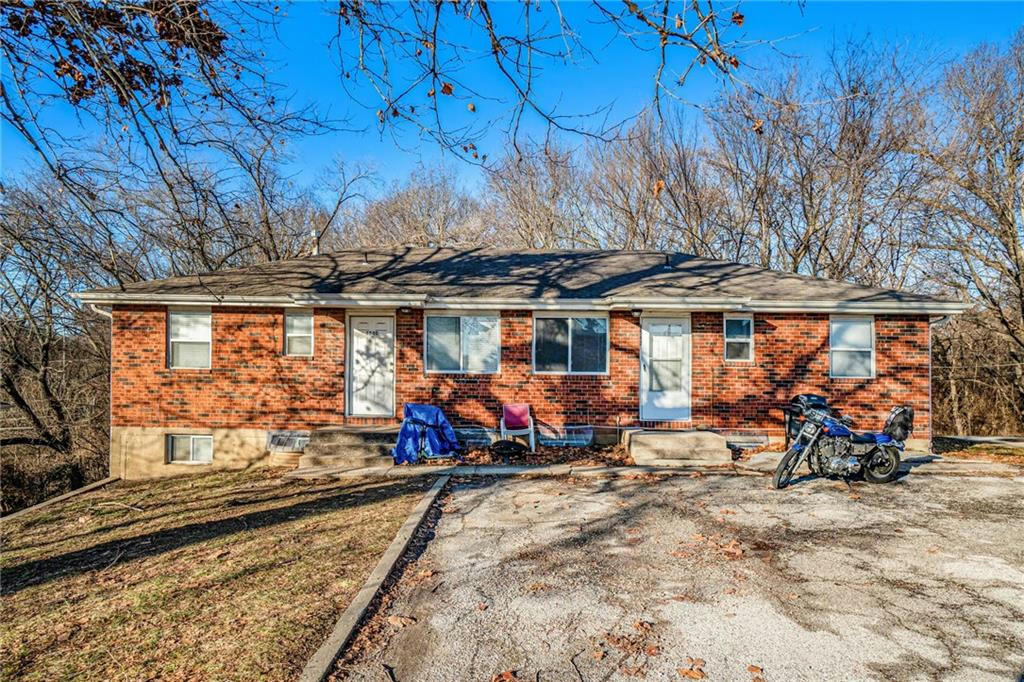 4836 NW HOMESTEAD RD, RIVERSIDE, MO 64150, photo 1 of 21