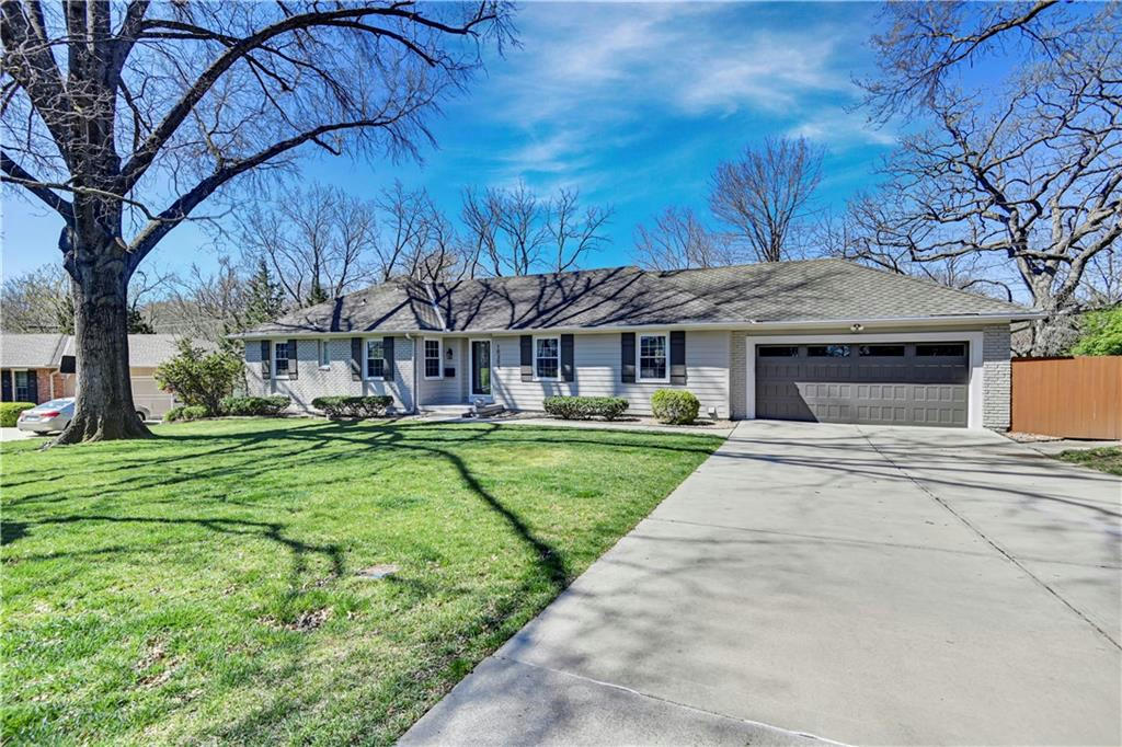 10304 OVERBROOK RD, LEAWOOD, KS 66206, photo 1 of 43