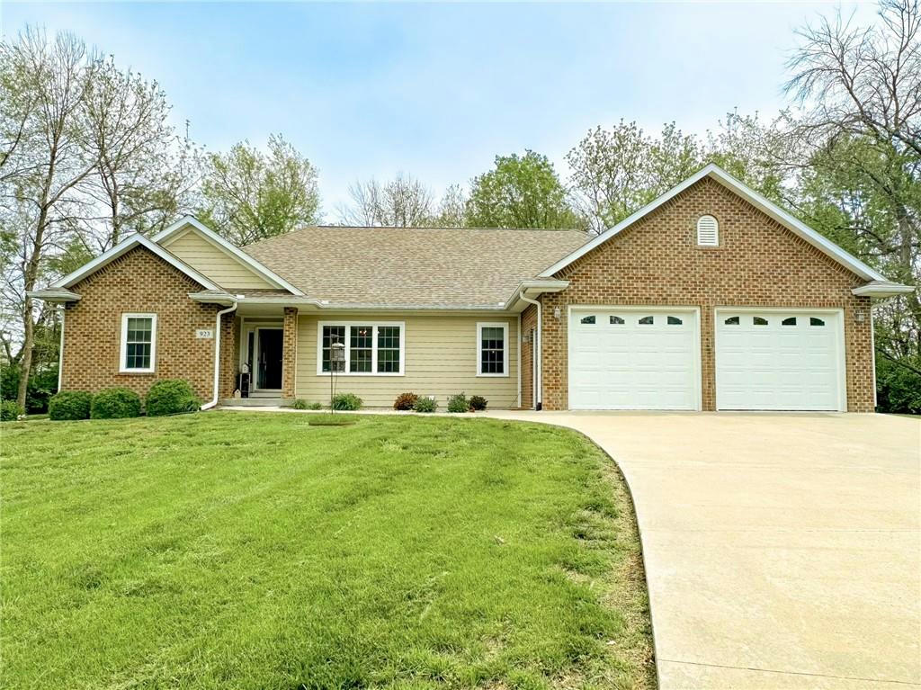 923 S MULBERRY ST, MARYVILLE, MO 64468, photo 1 of 31