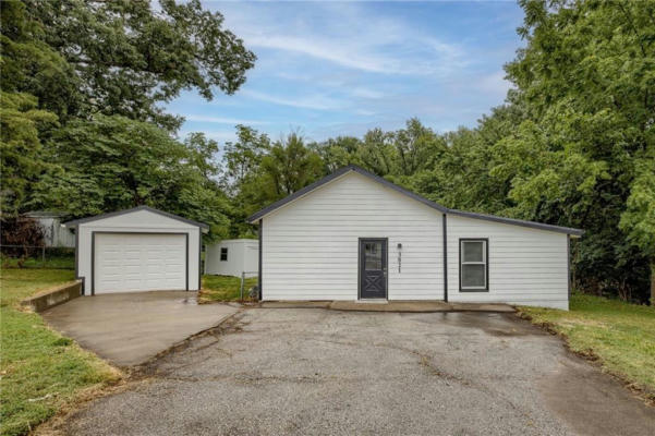 3821 N ANTIOCH RD, KANSAS CITY, MO 64117 - Image 1