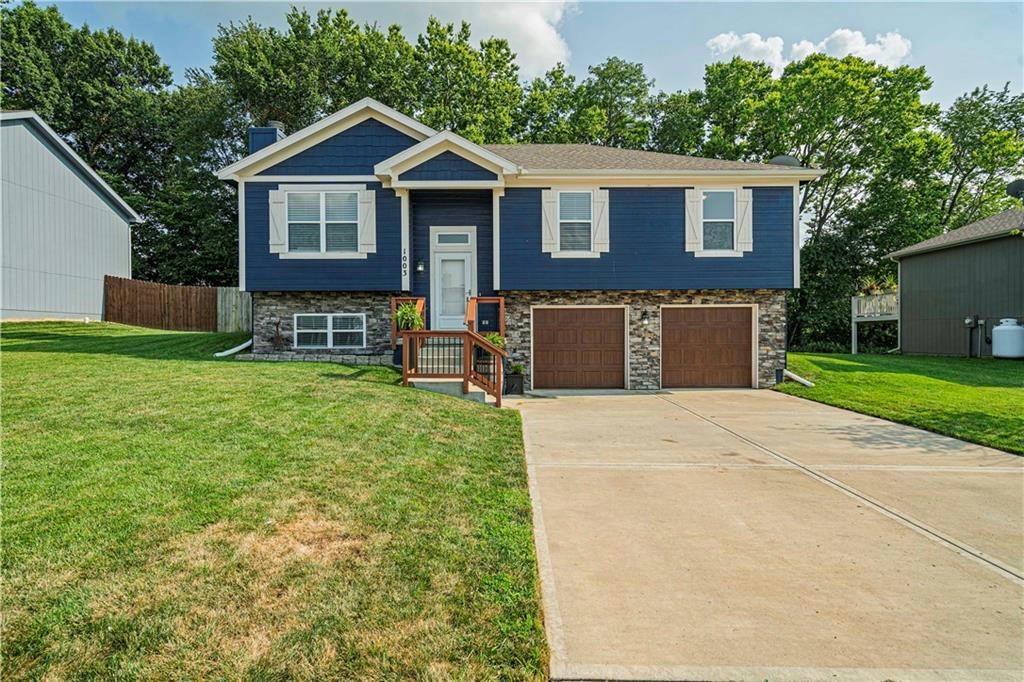 1003 BUTTERCUP ST, SMITHVILLE, MO 64089, photo 1 of 45