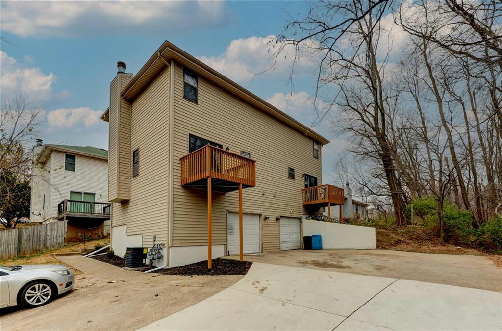10902 NW CROOKED RD, PARKVILLE, MO 64152, photo 1 of 48
