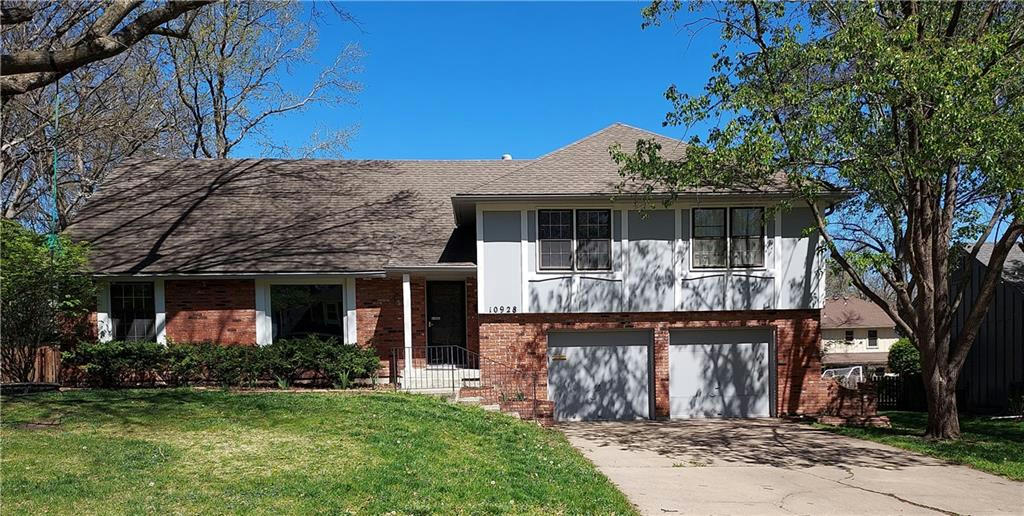 10928 W 100TH TER, OVERLAND PARK, KS 66214, photo 1 of 34