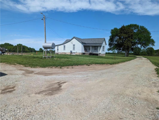 652 NE MM HWY, KNOB NOSTER, MO 65336, photo 4 of 9