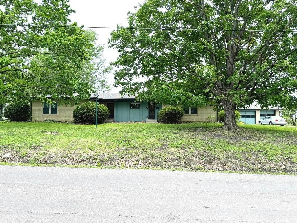 306 S OLIVE ST, GALLATIN, MO 64640, photo 1 of 34