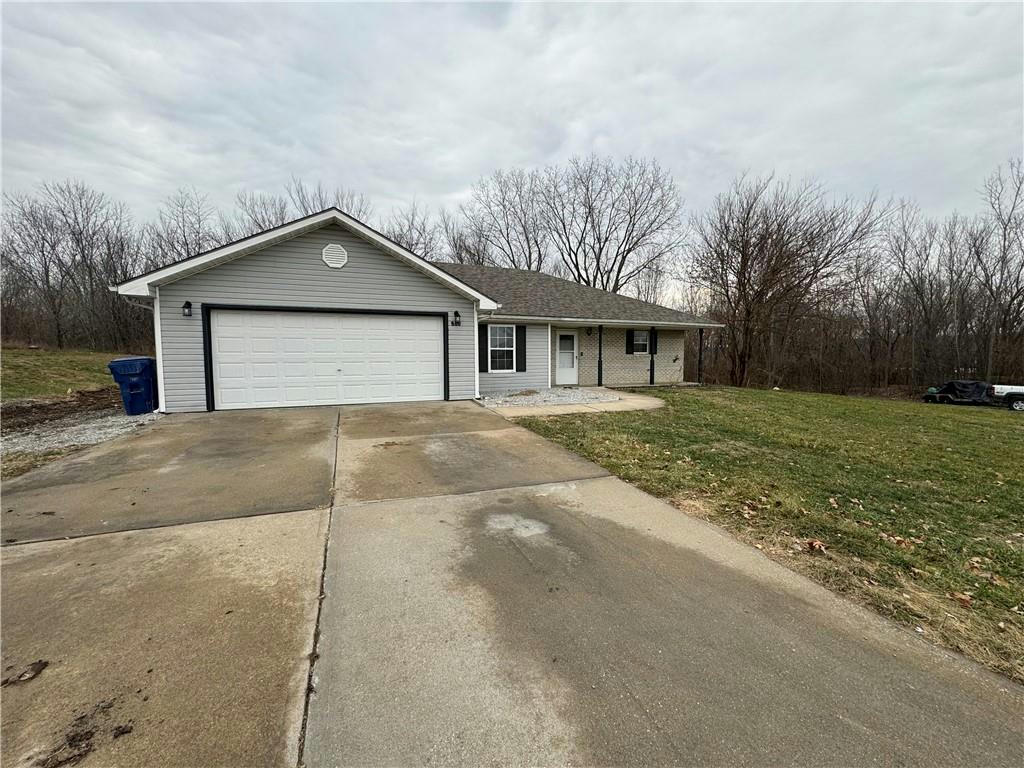 500 ANGUS LN, Knob Noster, MO 65336 Single Family Residence For Sale