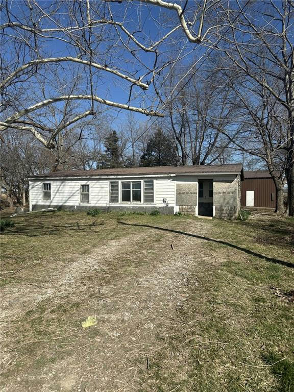 8675 COUNTY ROAD 392, ST JOSEPH, MO 64505, photo 1 of 12