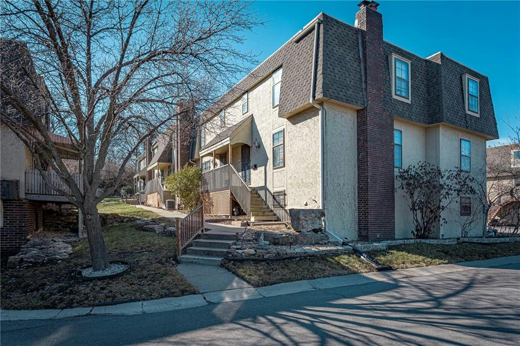 111 W BANNISTER RD # 3, KANSAS CITY, MO 64114, photo 1 of 25