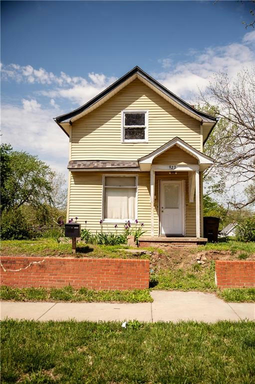 917 S 5TH ST, ATCHISON, KS 66002, photo 1 of 94