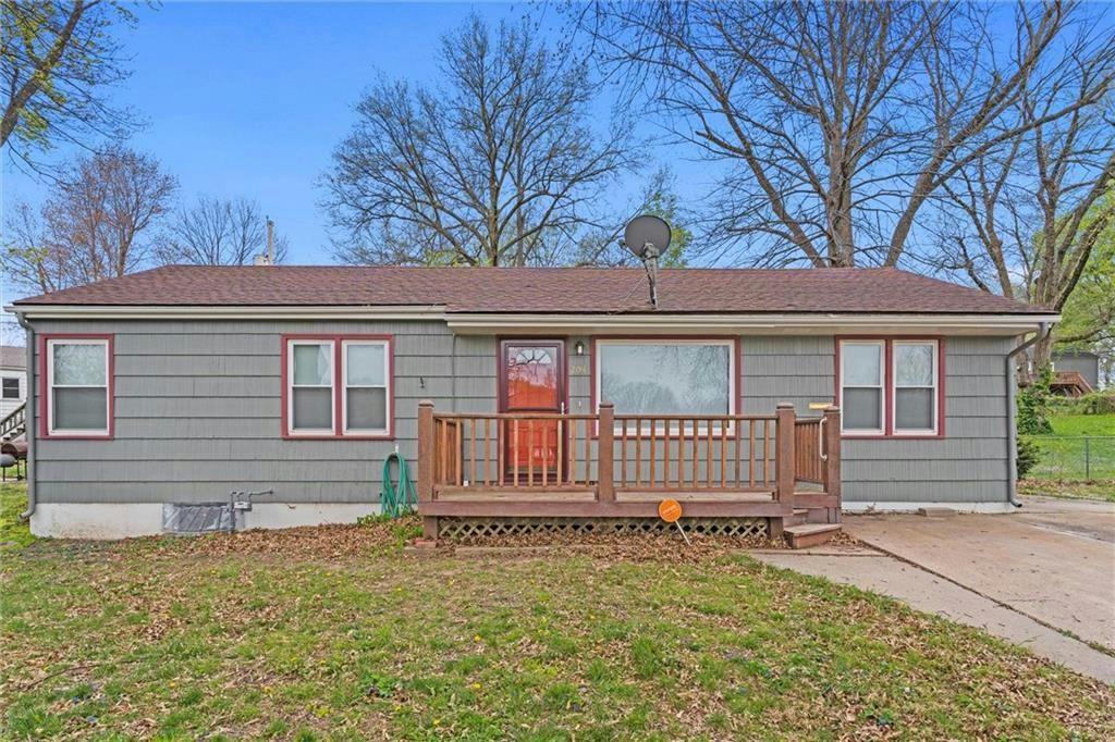 204 N KENDALL DR, INDEPENDENCE, MO 64056, photo 1 of 30