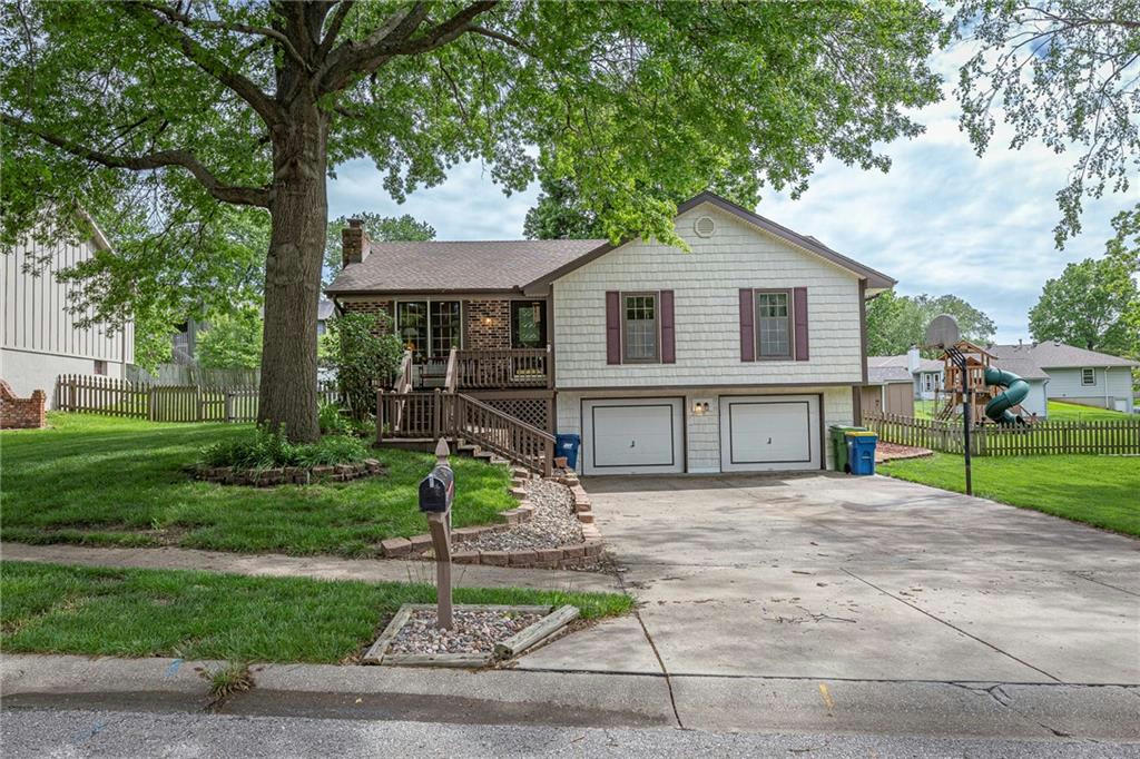 513 CLYDE ST, LIBERTY, MO 64068, photo 1 of 27